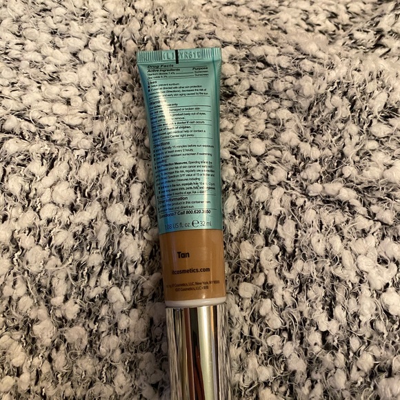 IT CC Cream - Picture 2 of 11